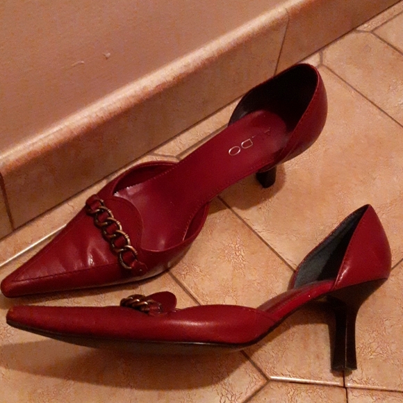 Shoe - Picture 1 of 1